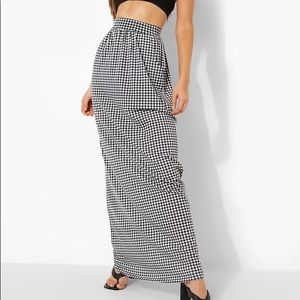 Brand new size small womens plaid skirt